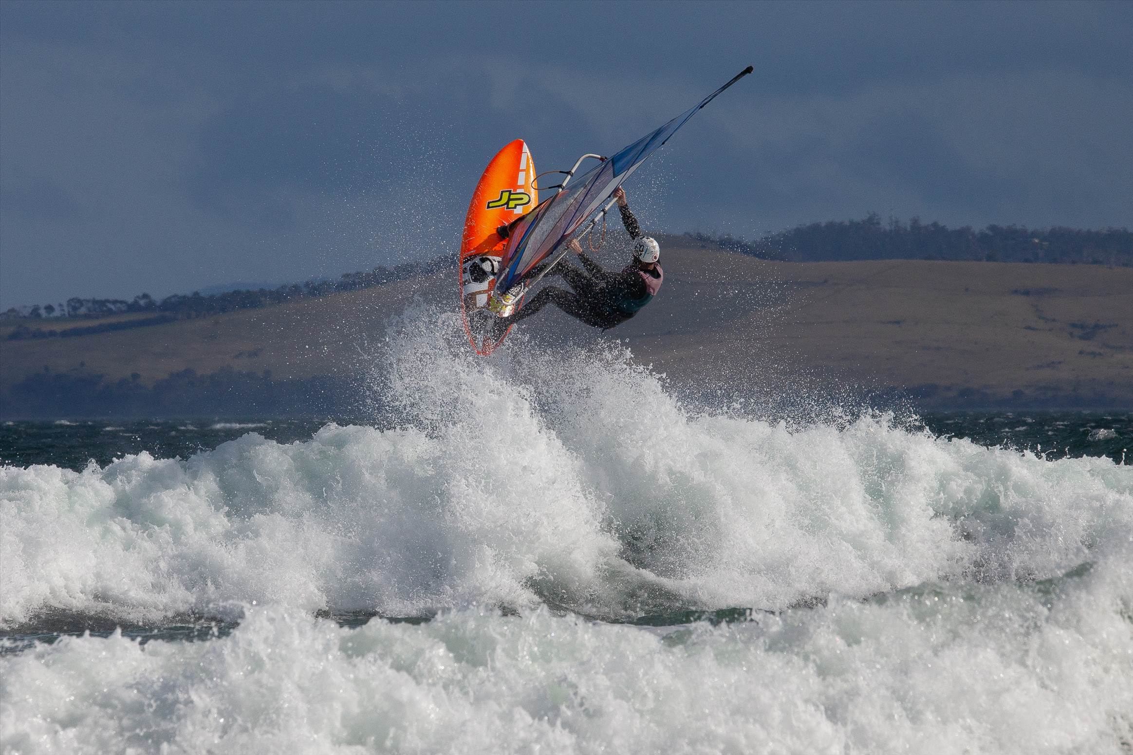 Wavesailing