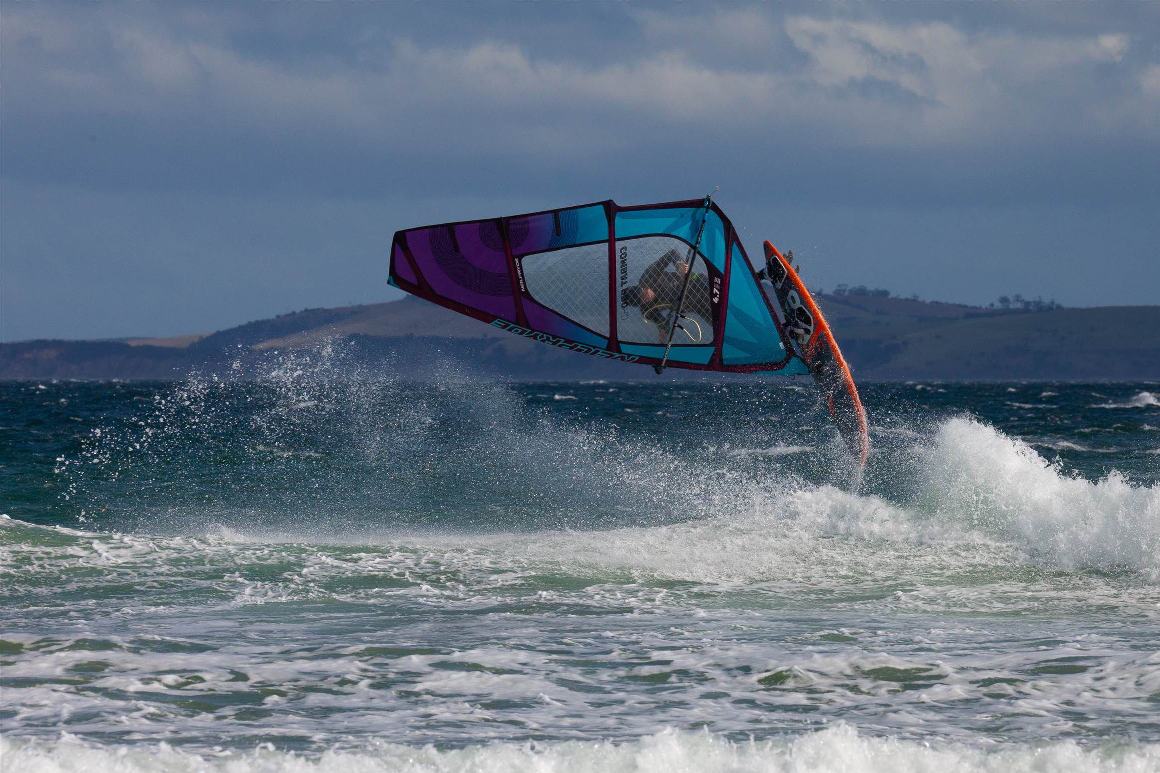 Wavesailing