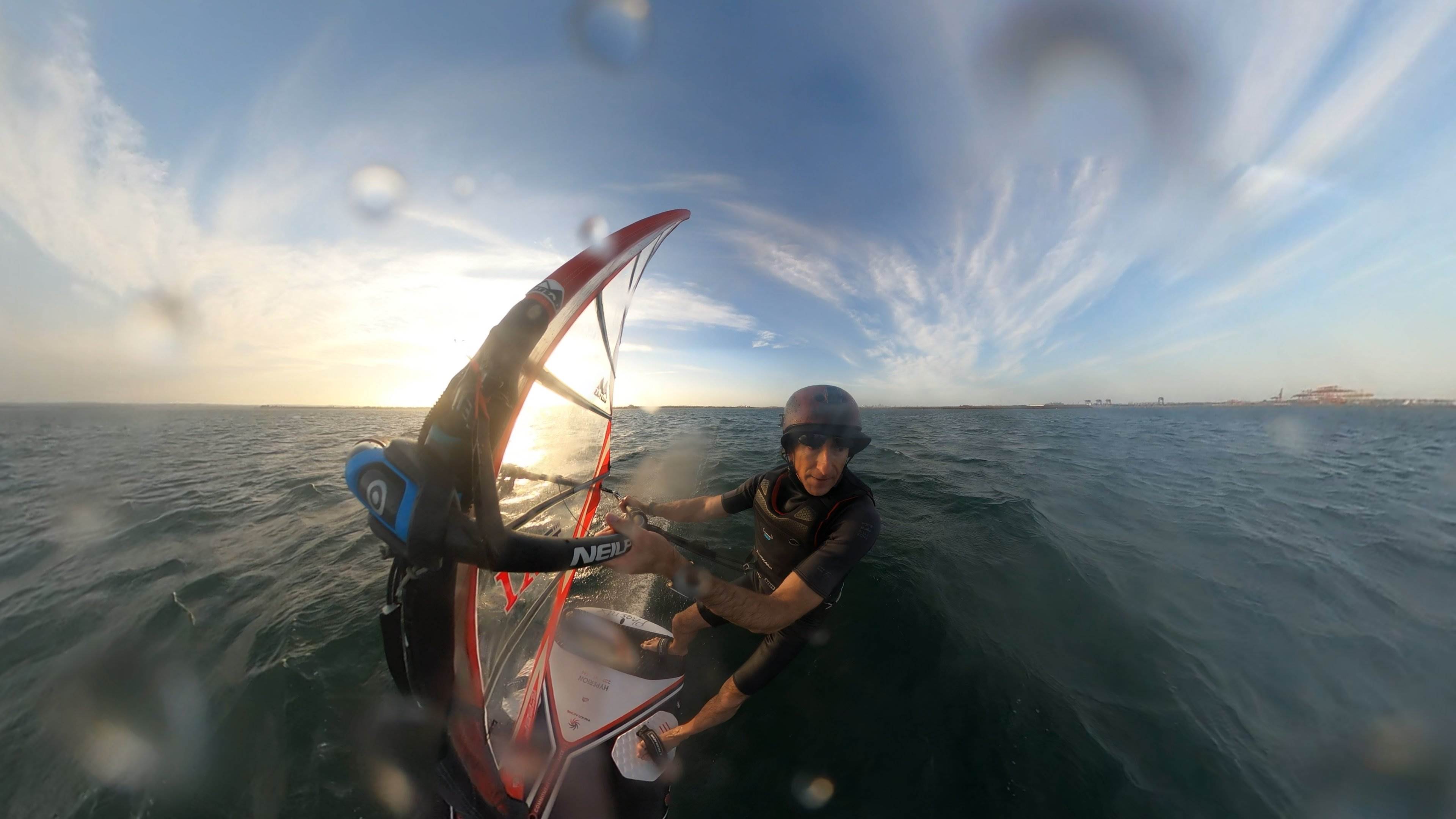 WindFoiling with Friends