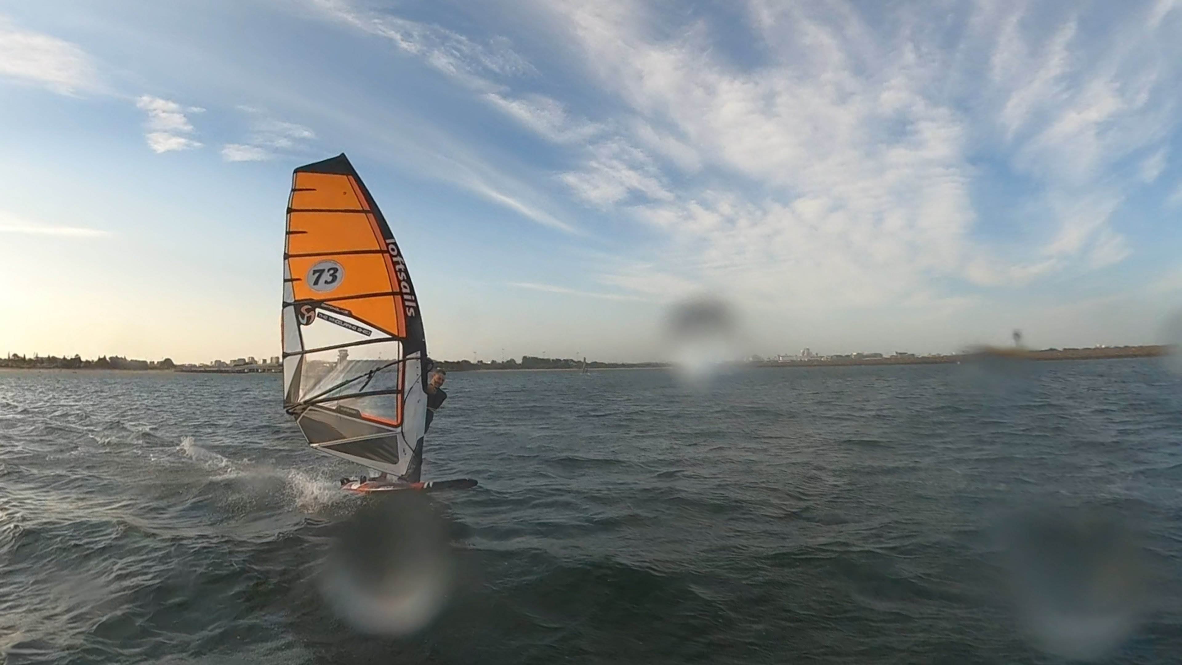 WindFoiling with Friends