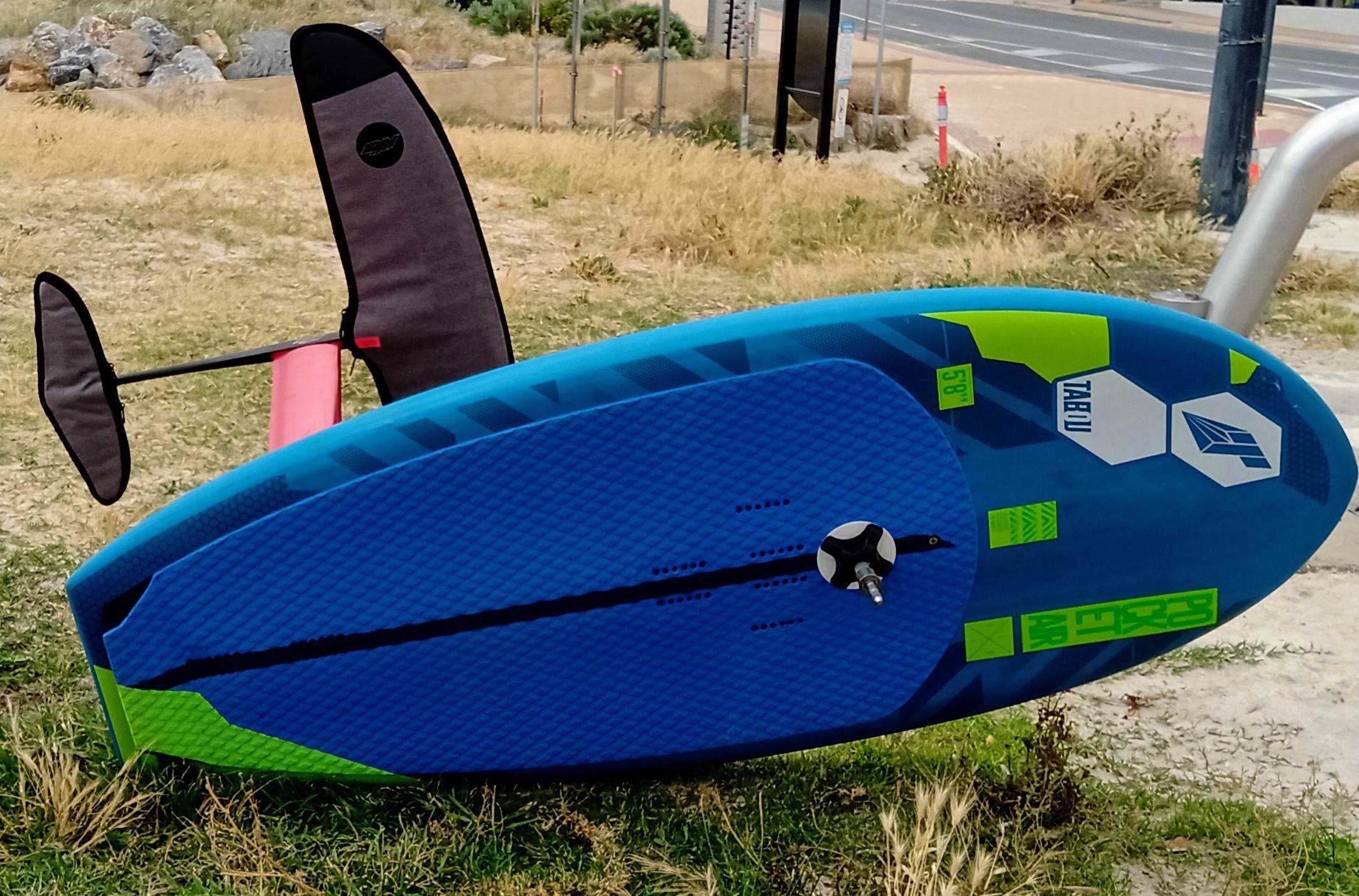 Wind/ wing foil board