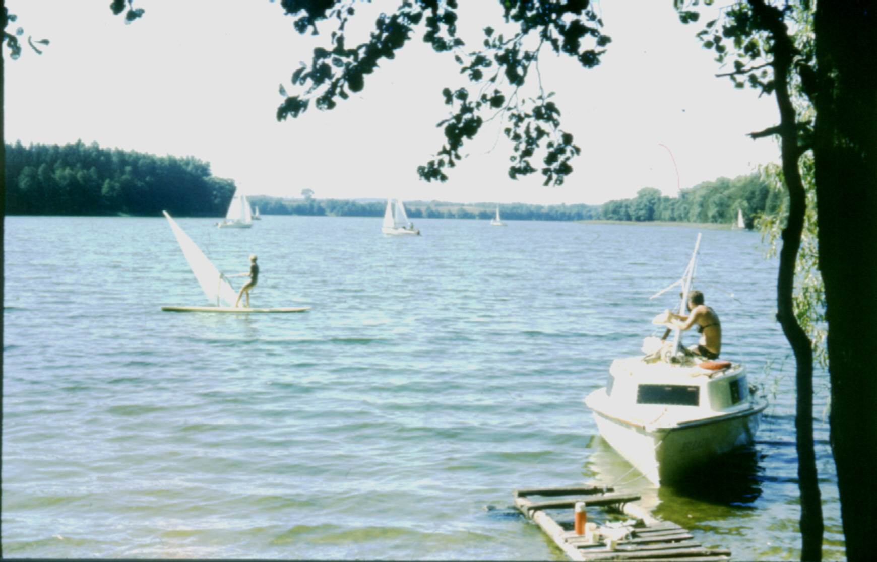 1980 Marek Uphauling the Windsurfing Sail