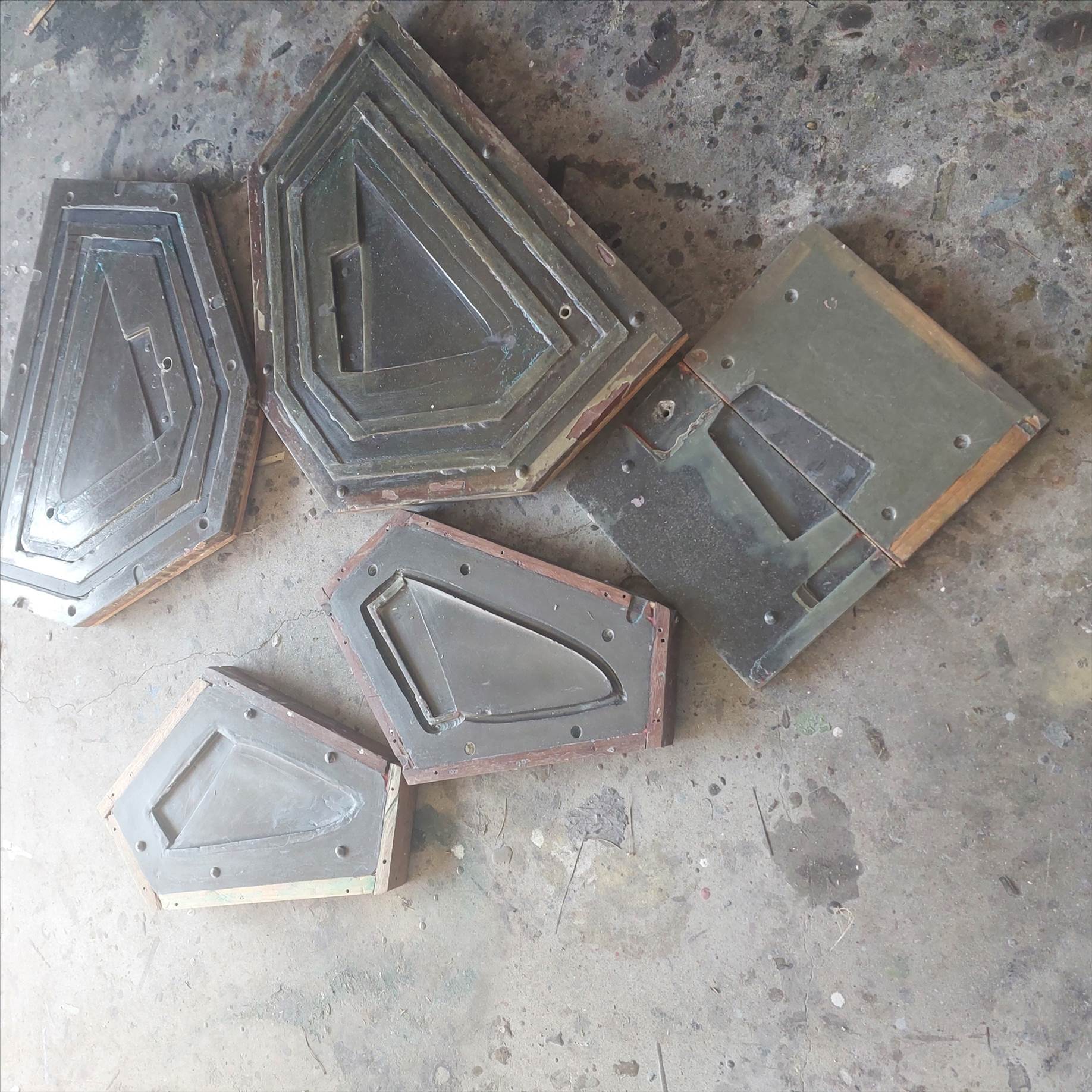 Fin moulds