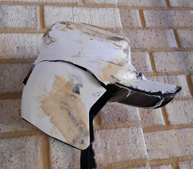 Split helmet