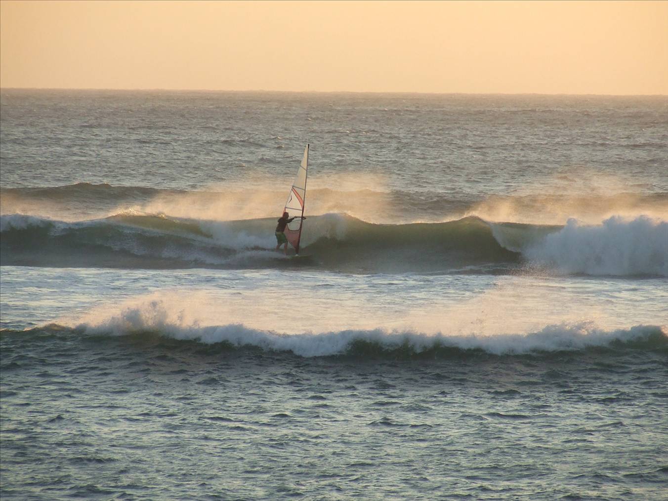 Ben AFP Boxing Kanga,South Lip Slide and Burrows looking into  Sunset  pipe to the big vag
