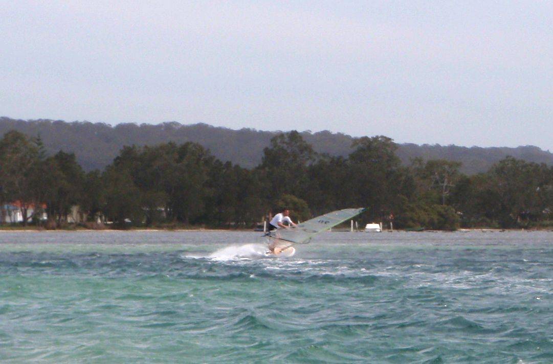 24/12/09 - NE 20-25 Lake Macquaire