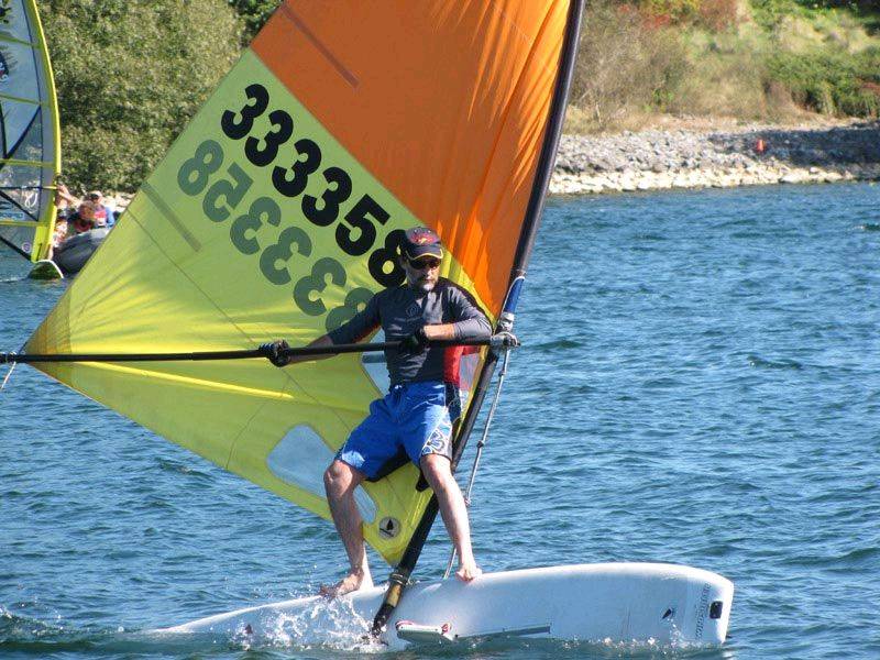 Freestyling old Aussie sail