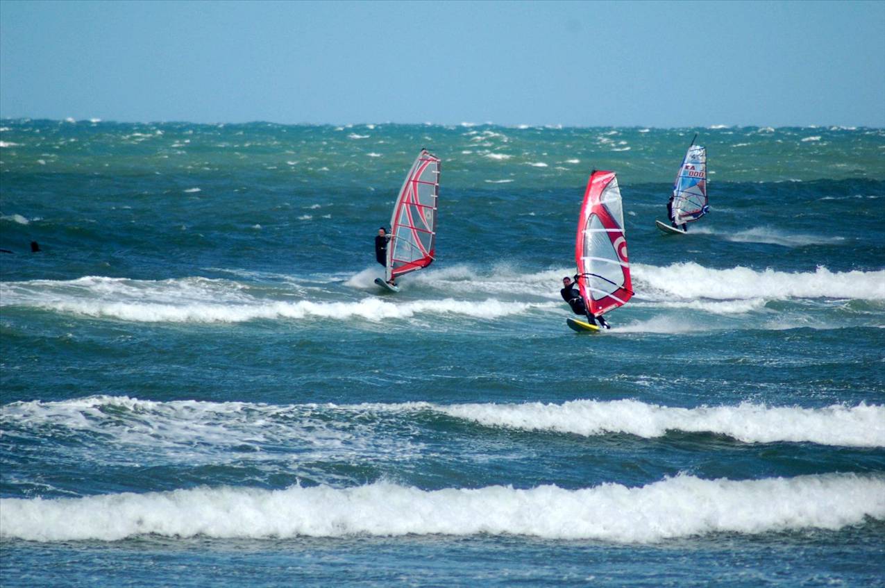 25 to 30 knots