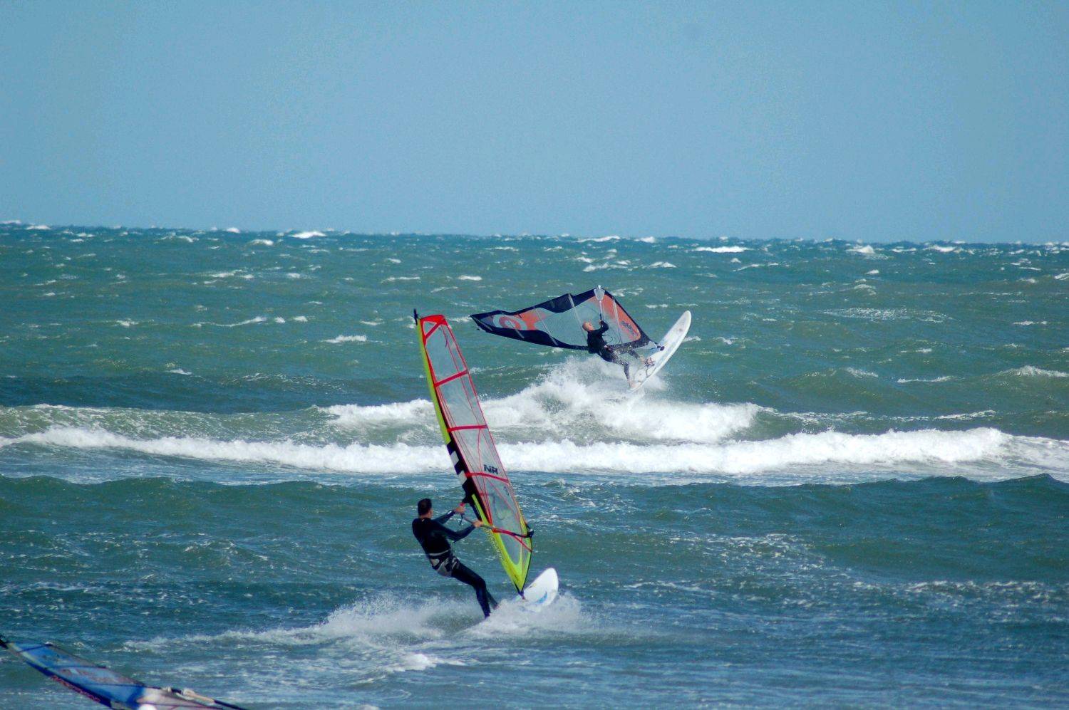 25 to 30 knots