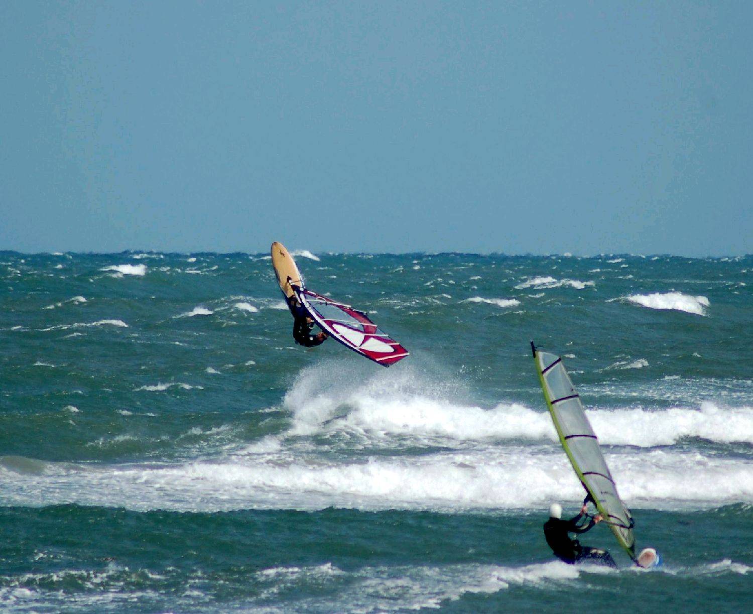 25 to 30 knots