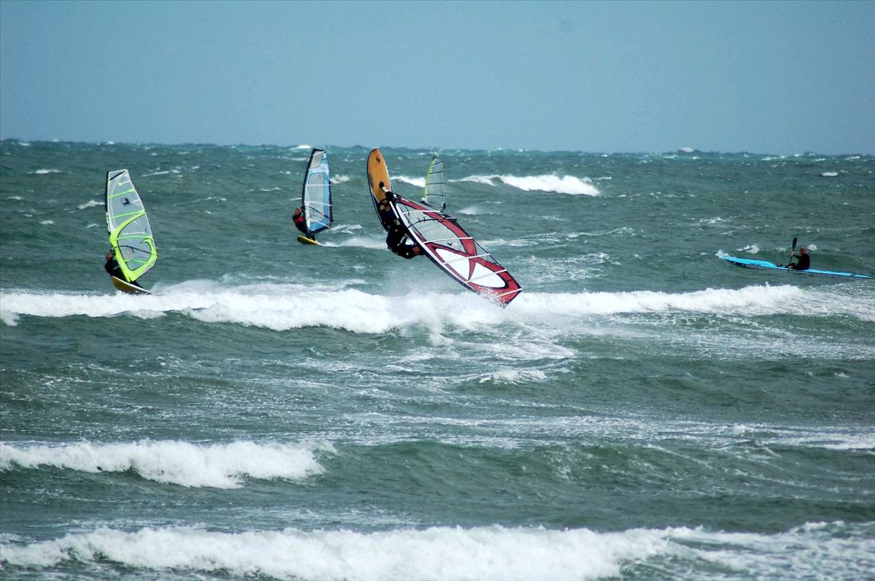 25 to 30 knots