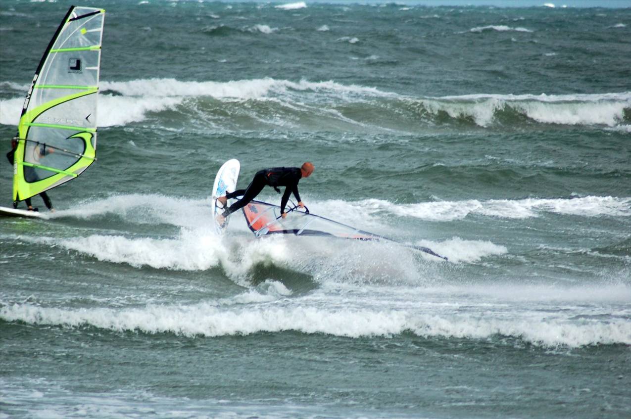25 to 30 knots
