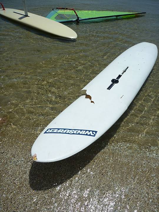 https://picasaweb.google.com/deborah.apthorp/2011WindsurferNationalsSorrentoDay1?feat=directlink#sli