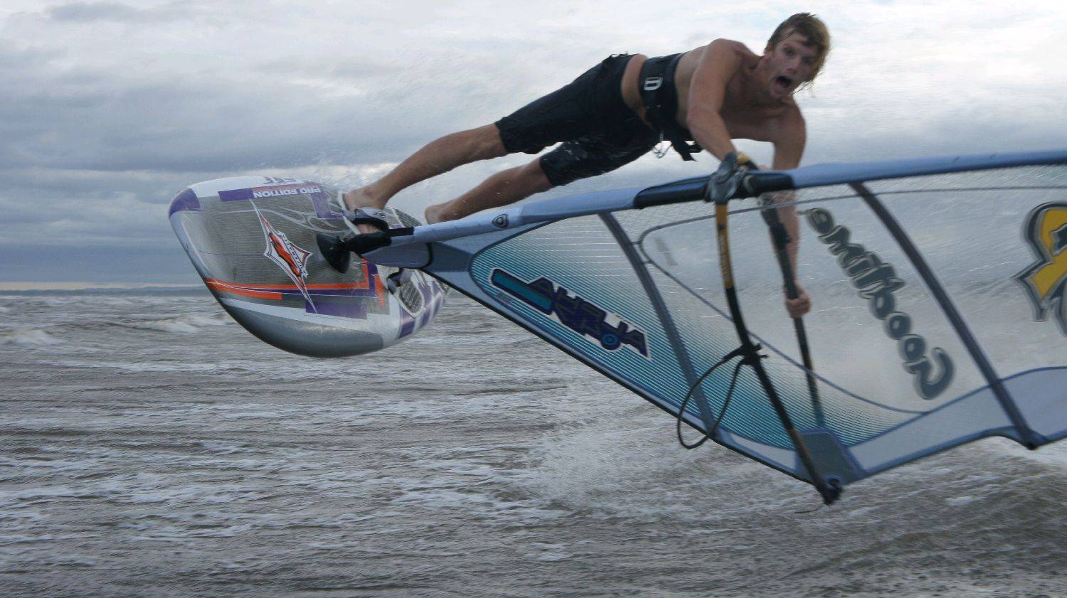 Full power 4.7m -seconds before colliding with the photographer!