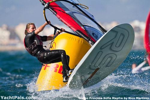 windsurfing-woman