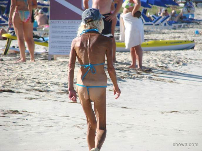 old-lady-in-thong