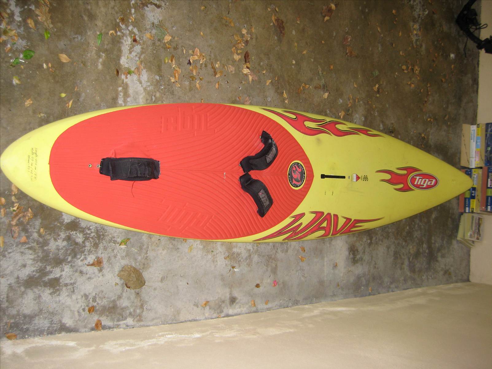 Tiga Wave 252
