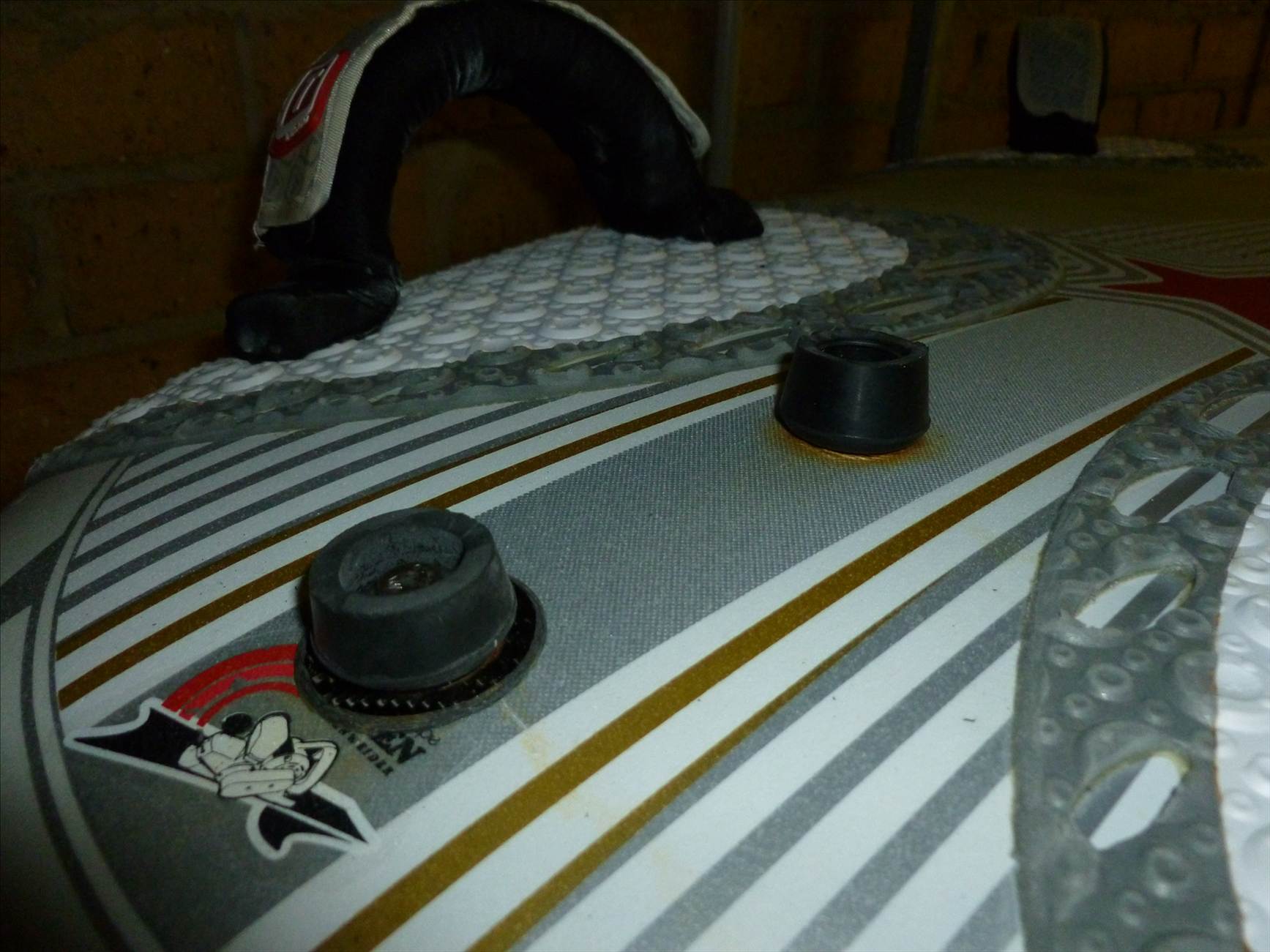 rubber stops for deep tuttle fin bolts