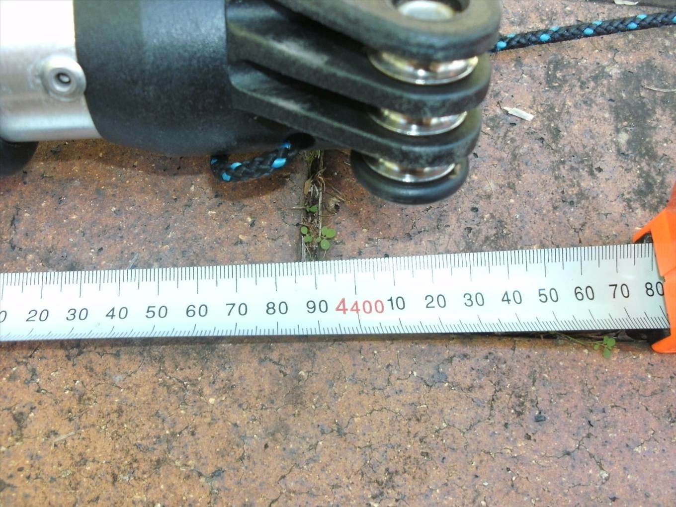 at 10, the mast length is exactly 440cm