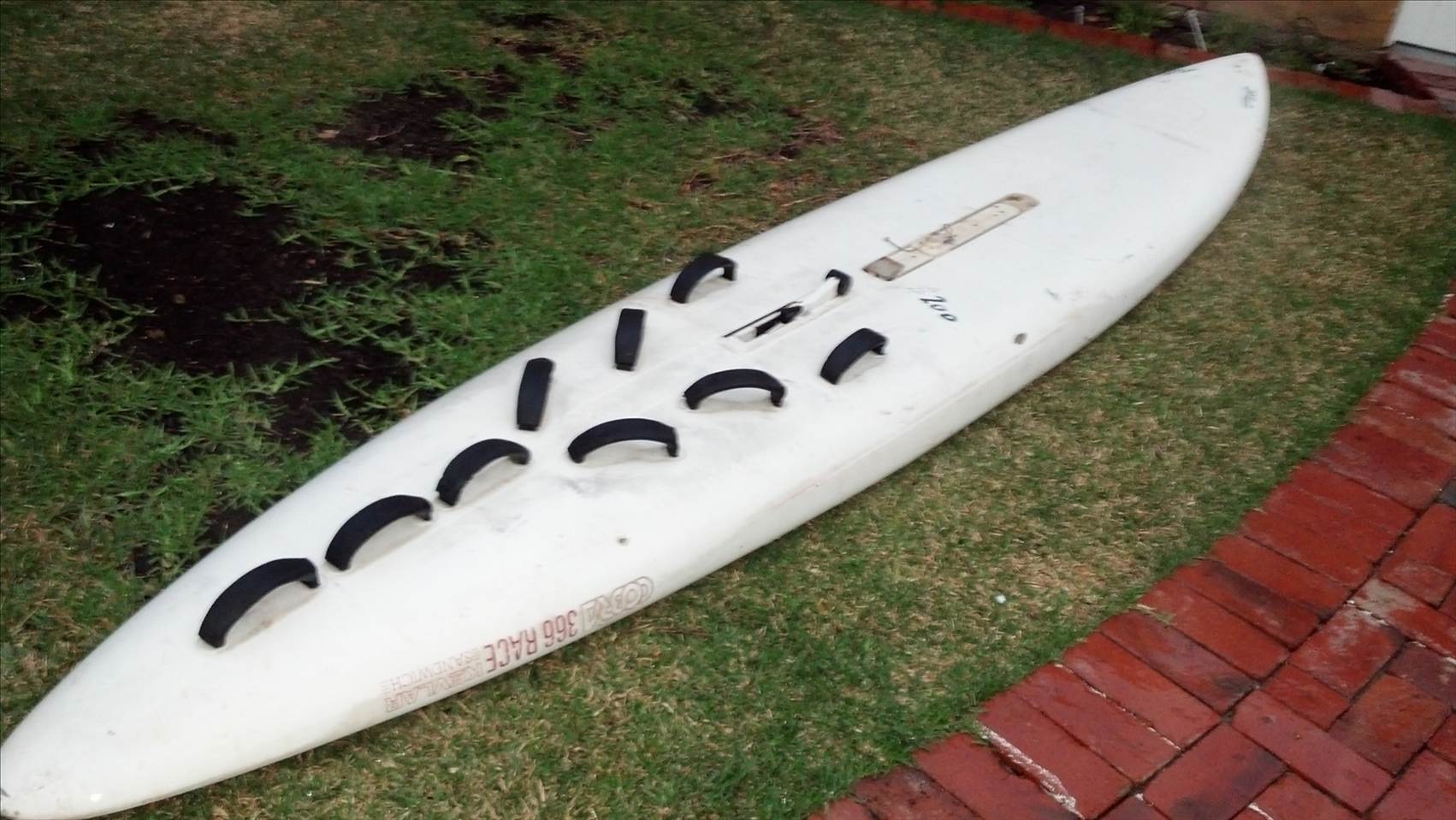 Cobra 366 Race