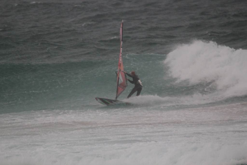 Duncan sailing Maroubra Beach in a Southerly
