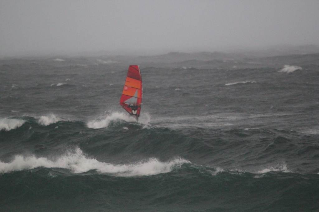 Duncan Sailing Maroubra in a Southerly