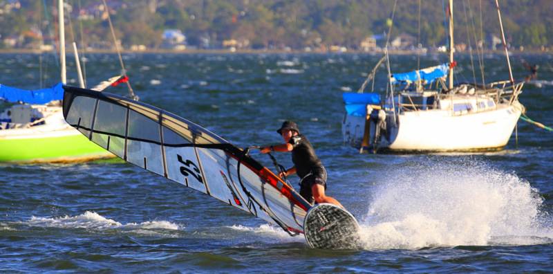 Wed slalom racing