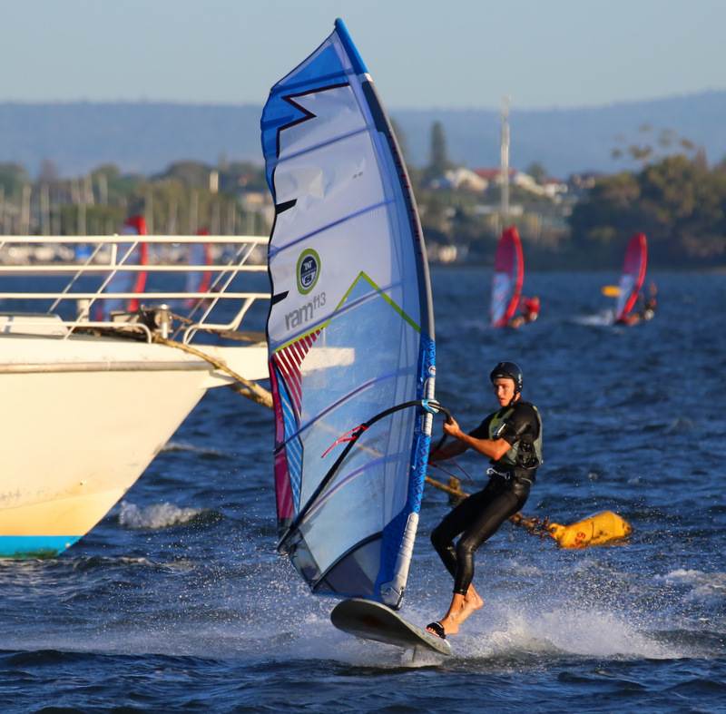 Wed slalom racing
