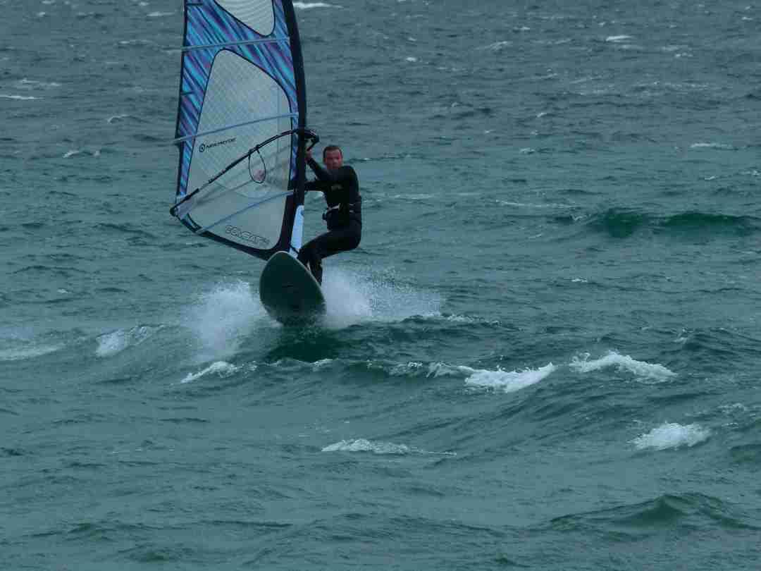 Winter northerly winds in thr bay