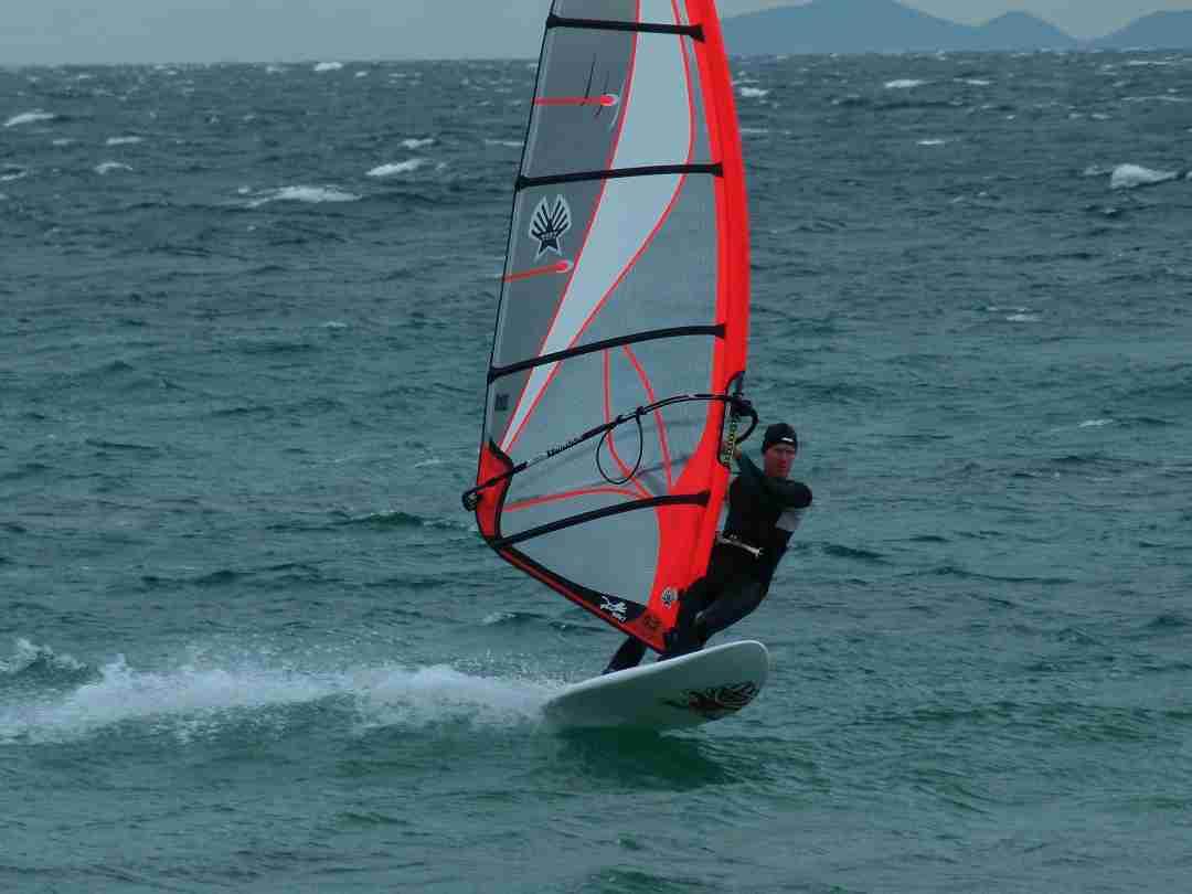 Winter northerly winds in thr bay
