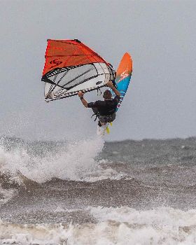 Point Danger windsurfing 19 Feb 2020