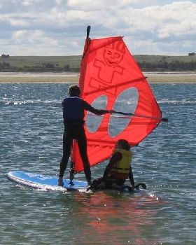 Two girls, one board3