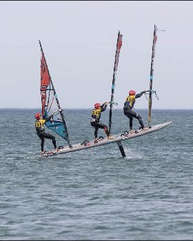 Tridem foiling