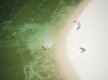 The Biggest Kicker Hits You'll See Today: Mowgli's Jungle. - Kitesurfing News