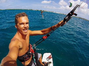 Even the Cool Kids are on Foils Now. - Kitesurfing News