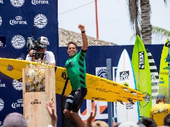 Kai Lenny Misses Molokai, WINS Big Wave Challenge! - Surfing News