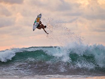 Get intimate with Filipe Toledo. - Surfing News