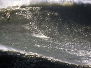 20m high waves - Kitesurfed by Jesse Richman! - Kitesurfing News