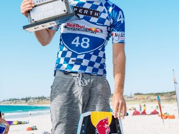 5X World Champion Aaron Hadlow coming to Perth - for a race! - Kitesurfing News