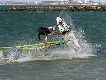 Cape Town Diaries - Andraz Zan shows us his side of the winter windsurfing playg - Windsurfing News