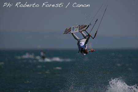 Pro Kiteboard Tour PKRA - MONDIAL DU VENT 2010 - DAY 2 HOT ACTION / 11