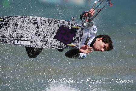 Pro Kiteboard Tour PKRA - MONDIAL DU VENT 2010 - DAY 2 HOT ACTION / 12