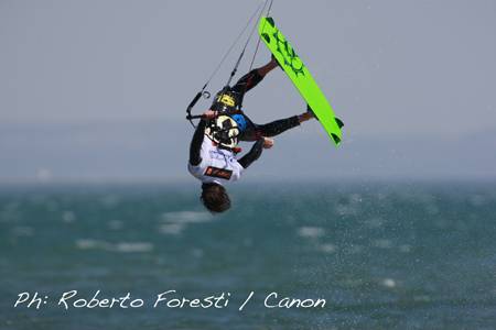 Pro Kiteboard Tour PKRA - MONDIAL DU VENT 2010 - DAY 2 HOT ACTION / 13