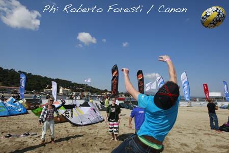Pro Kiteboard Tour PKRA - MONDIAL DU VENT 2010 - DAY 4 - Light Winds / 10