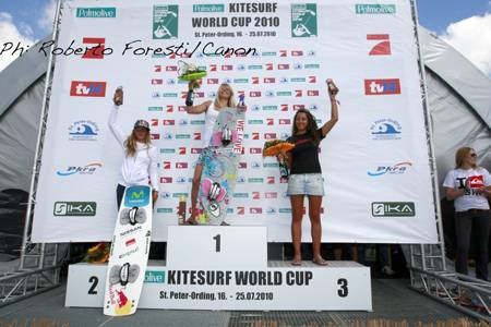 Pro Kiteboard Tour PKRA - Closing Ceremony for Palmolive Kitesurf World Cup 2010 / 5