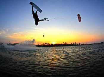 World Kiteboarding champion goes kitesurfing in North QLD - Kitesurfing News