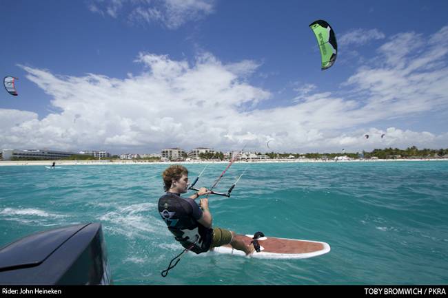 Pro Kiteboard Tour PKRA - Course racers battle it out - Main