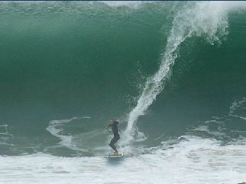 Monster shore break claims stand up paddle boarder. - Stand Up Paddle News