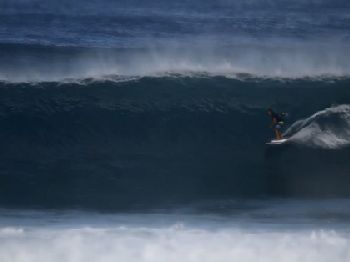 Keahi takes on the big stuff - SUP on the Hawaiian Nth Shore - Stand Up Paddle News